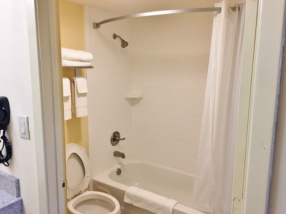 Americas Best Value Inn Tupelo Barnes Crossing Ruang foto