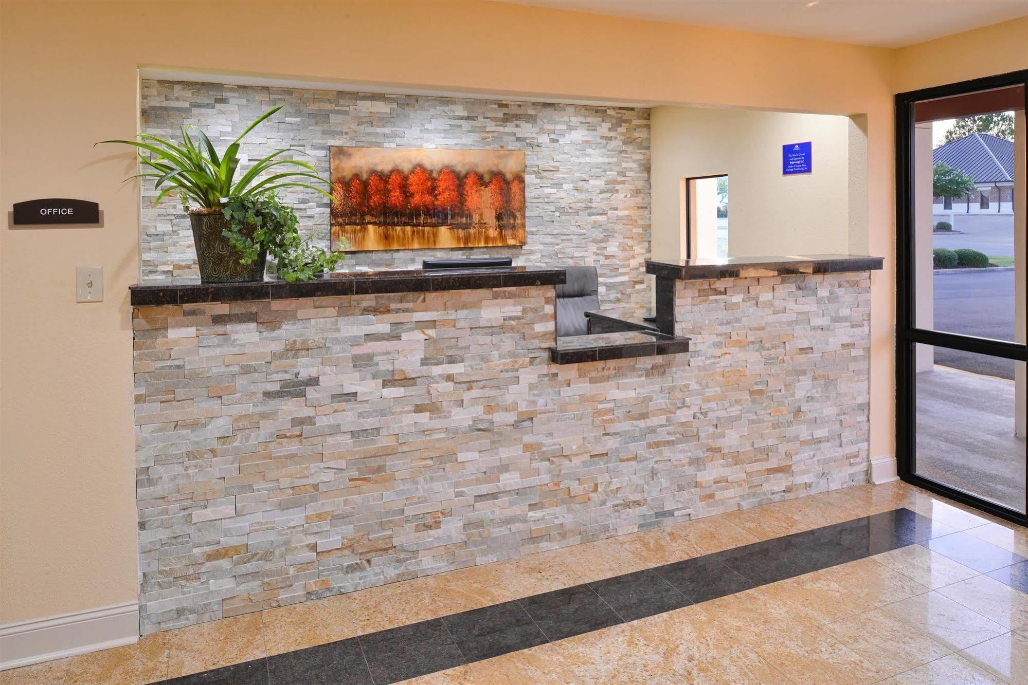 Americas Best Value Inn Tupelo Barnes Crossing Bagian luar foto