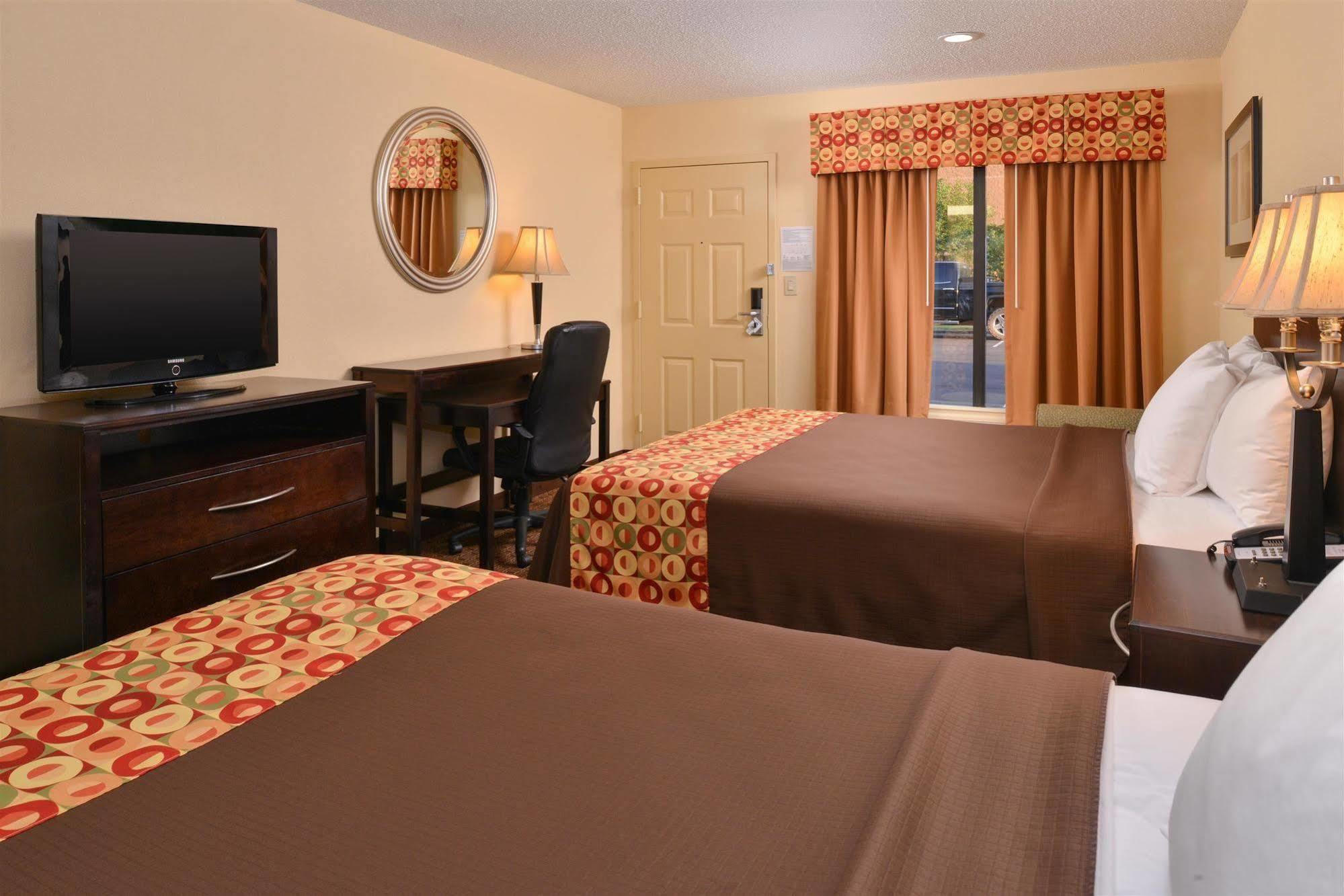 Americas Best Value Inn Tupelo Barnes Crossing Bagian luar foto