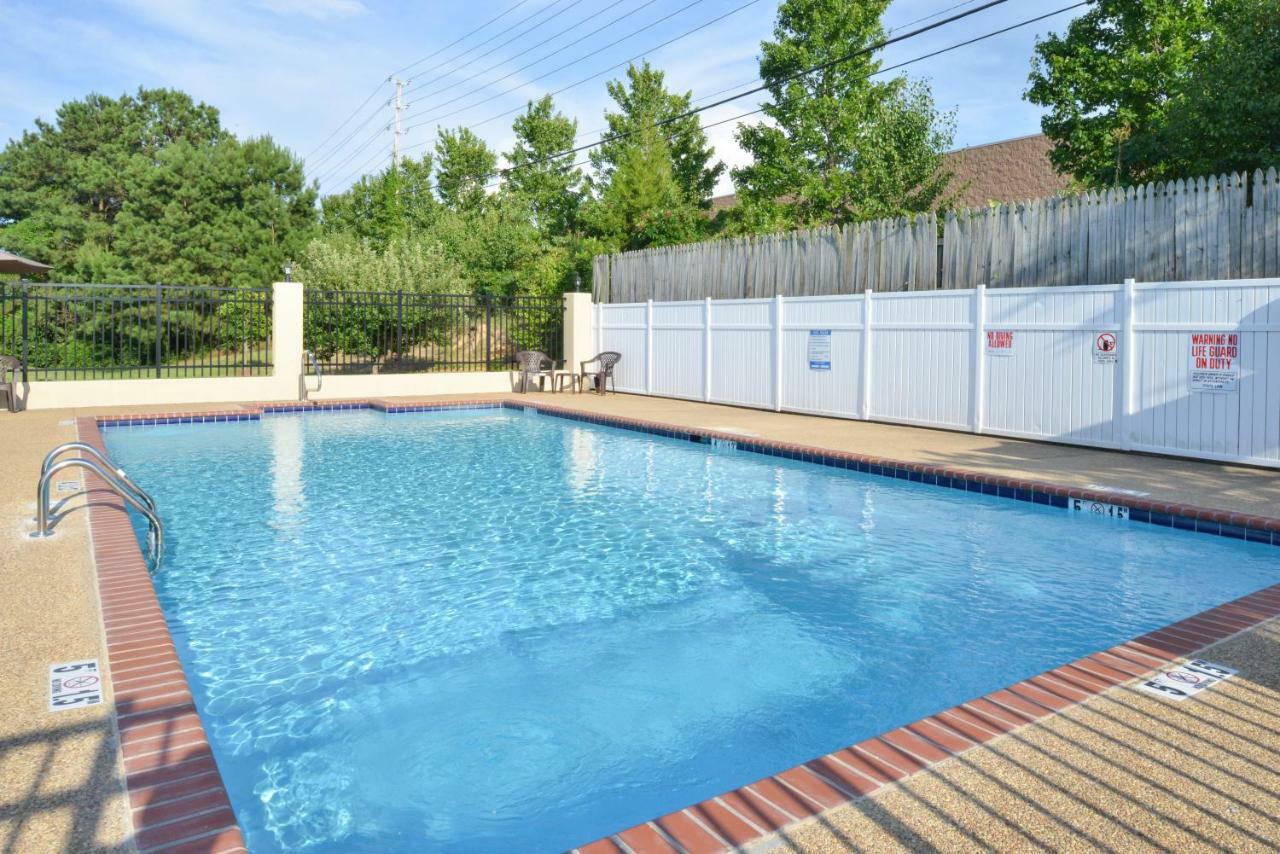 Americas Best Value Inn Tupelo Barnes Crossing Bagian luar foto